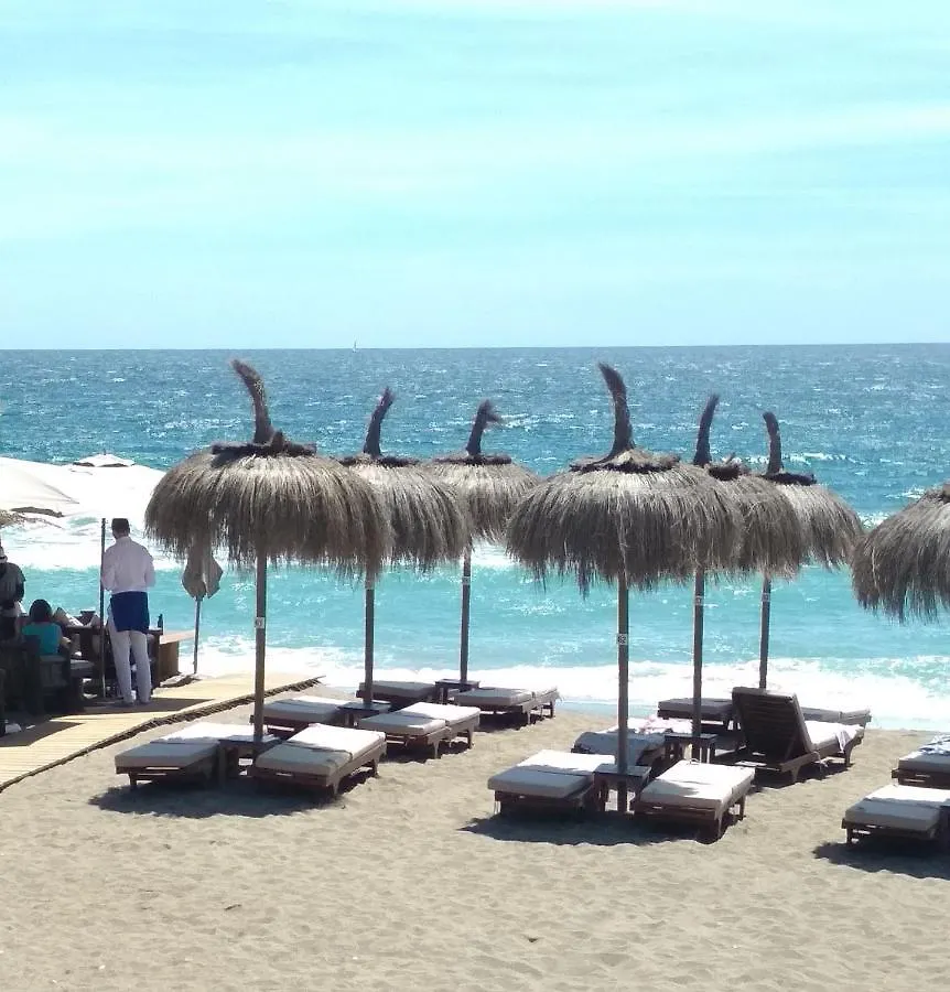 Mikonos Playa: Beachfront Retreat with Marina Access Apartment Castillo de Sabinillas Spain