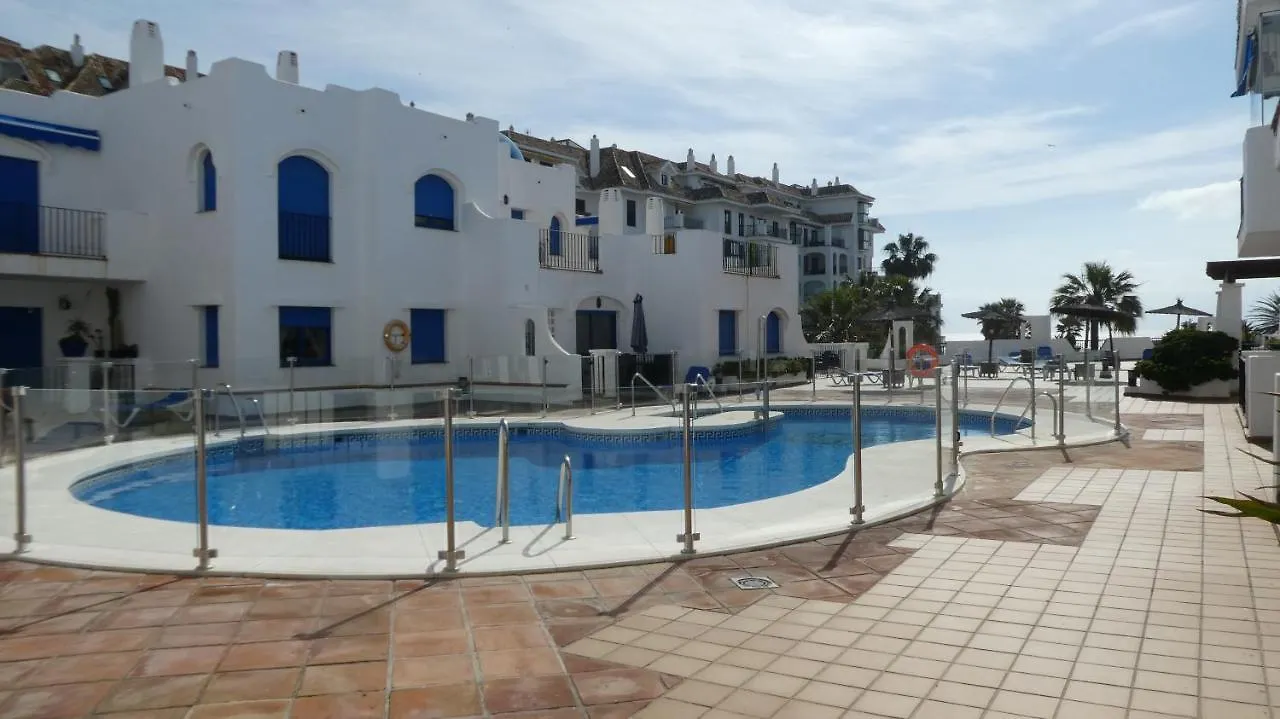 Mikonos Playa: Beachfront Retreat with Marina Access Apartment Castillo de Sabinillas